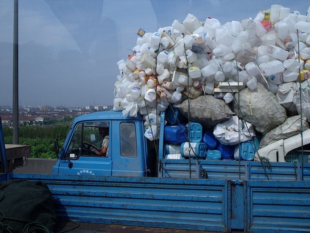 Image of full recycling truck 